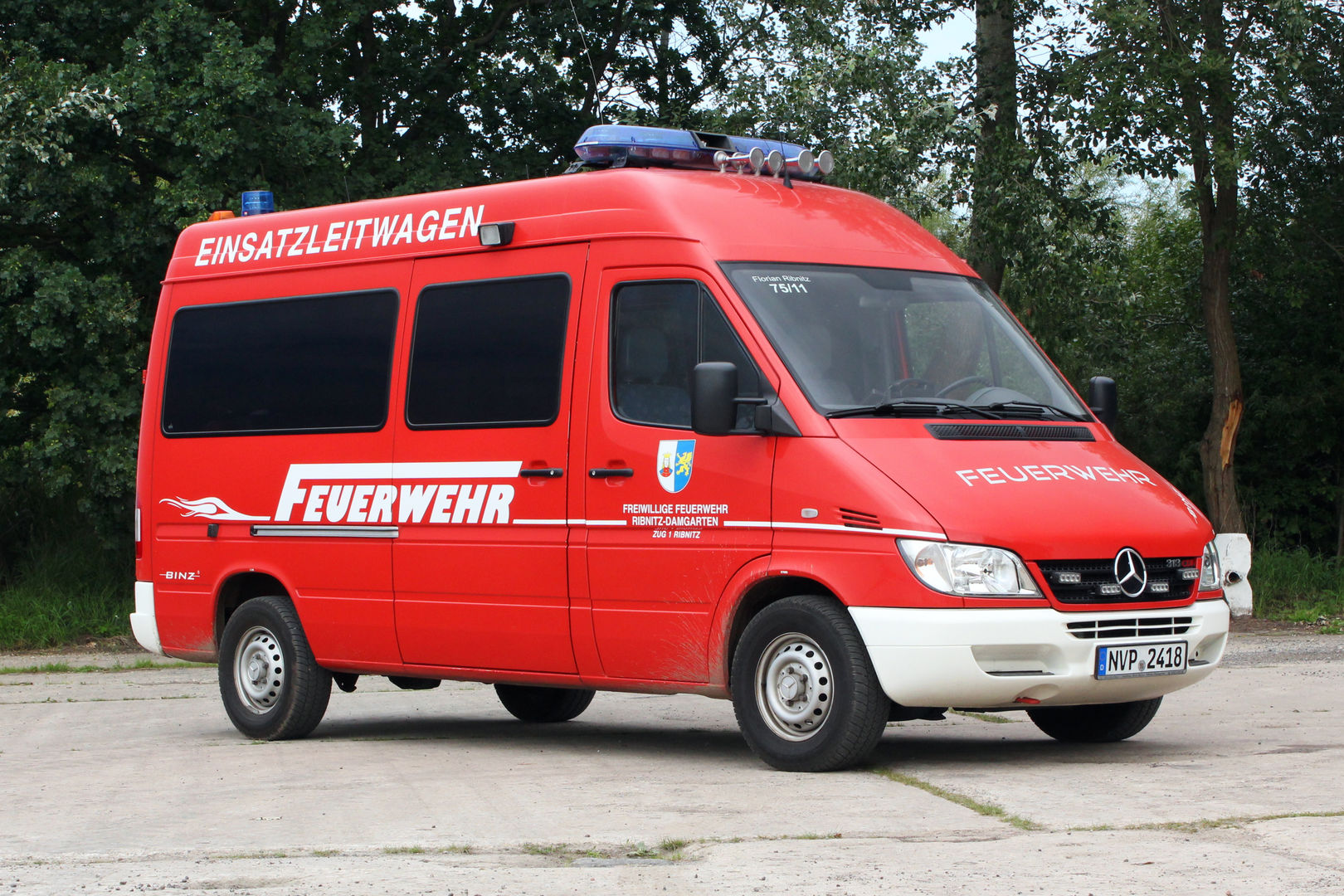 Einsatzleitwagen - ELW 1 Einsatzleitwagen - ELW 1