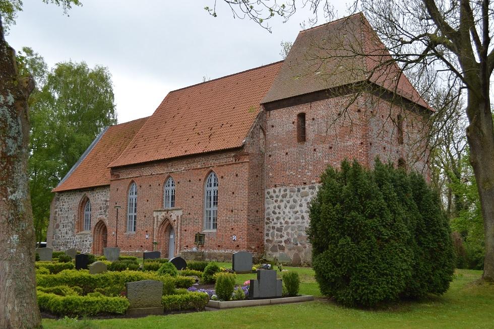 Ahrenshagen- Kirche