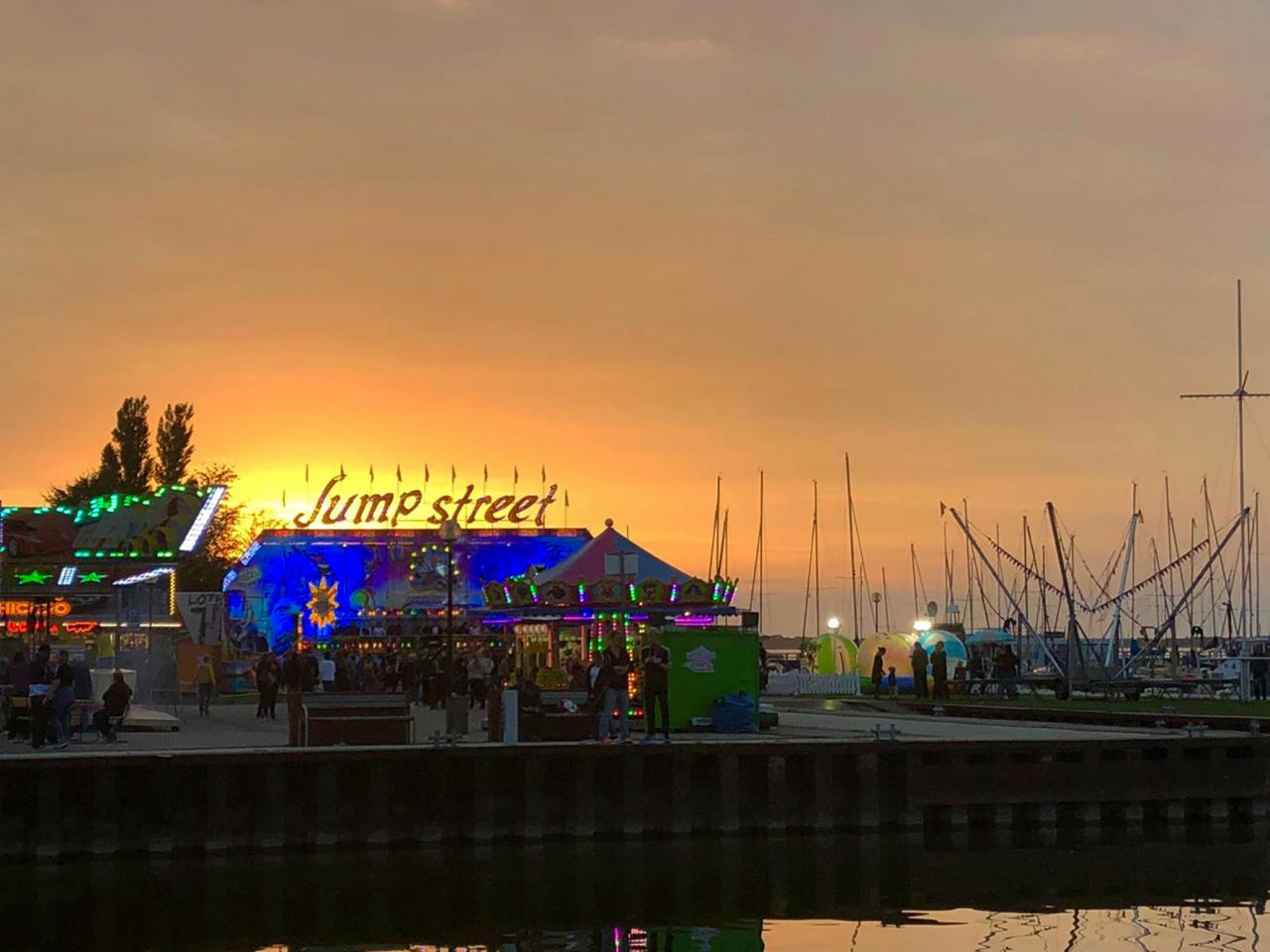 Abendstimmung beim Hafenfest © Stadt Ribnitz-Damgarten Abendstimmung beim Hafenfest
