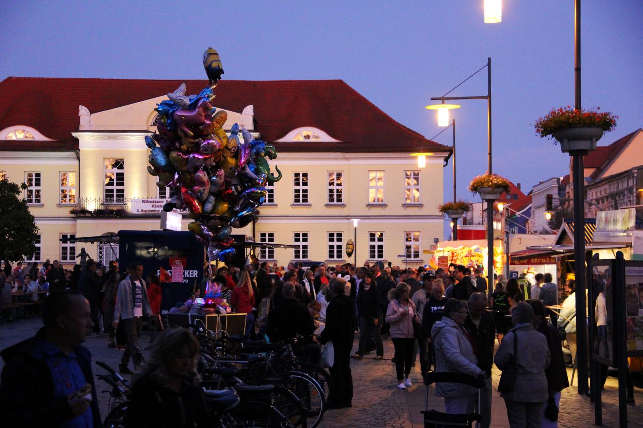 Rocken & Shoppen in der Ribnitzer Innenstadt © Stadt Ribnitz-Damgarten Rocken & Shoppen in der Ribnitzer Innenstadt